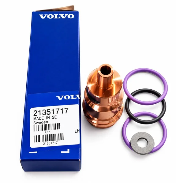 VOLVO 21351717 Injector Sleeve / Holder Kit - Cylinder Head Injector Holder Set 